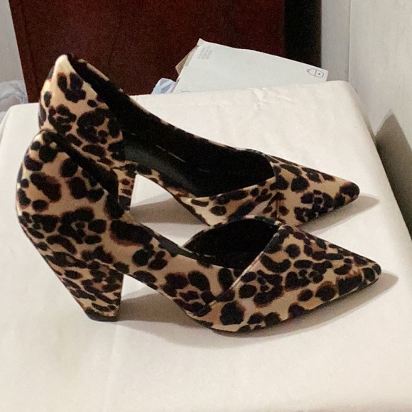 Barely used, very comfortable shoe. - Picture 4 of 7